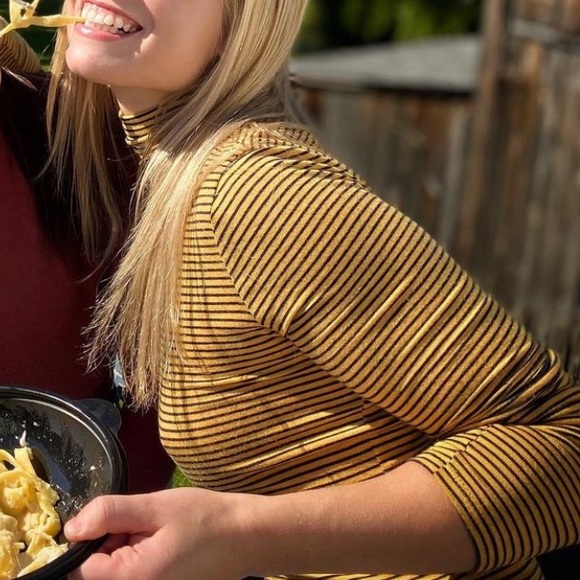 forever 21 turtleneck - Picture 2 of 2